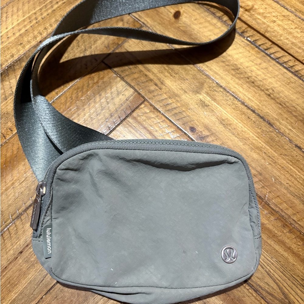 Lululemon Athletica Green Crossbody Bag with Adjustable Strap
